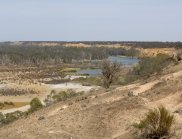 The Murray River east of Morgan in SA during the 2007 drought, October 2007 (© MDBA Photographer Arthur Mostead)
