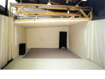 Test room used to measure the effect of room distortions on an occupant