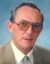 Dr Raymond Jones