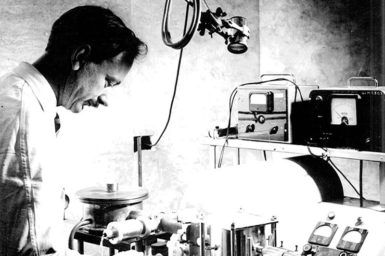 Dr Bruce Fraser at work in the CSIRO Parkville laboratory